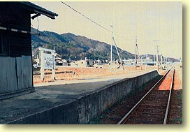 ���˒J�w