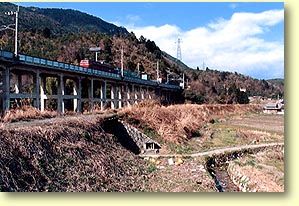 北小松駅築堤跡