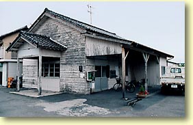 遠州神戸駅舎