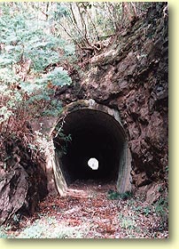 トンネル
