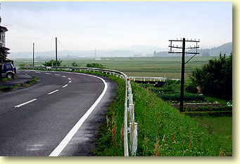 西菱刈駅跡付近